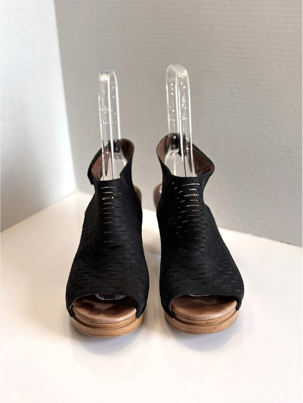 Dansko Danae Milled Nubuck Black Leather Women's Size 9.5 Heel Sandals Slingback - Picture 3 of 13